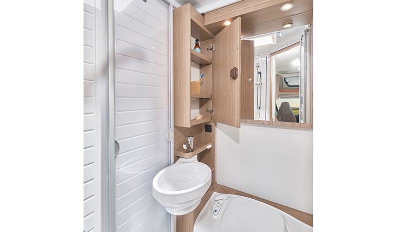 Carado T 135 lakóautó – francia stílusú hátsóággyal full